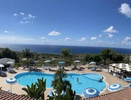 Santa Monica Residence Hotel Ricadi Εξωτερικό φωτογραφία